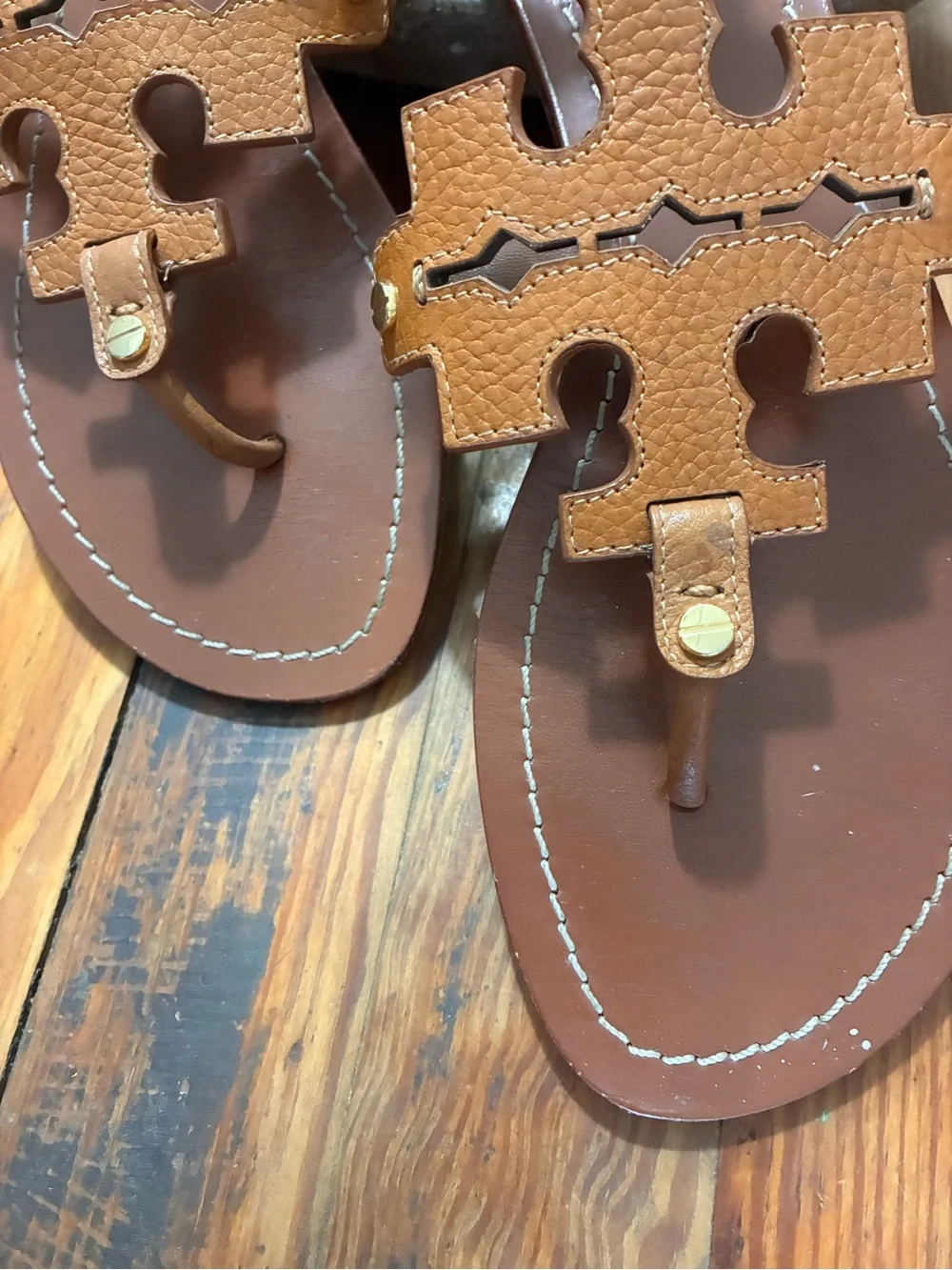 Tory Burch Tan Logo T-Strap Leather Sandals size 9.5